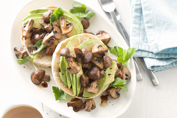 Avocado & Roasted Balsamic Mushroom Bagel.jpg