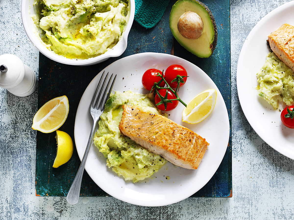 Avocado potato & parsnip mash with salmon_0316.jpg