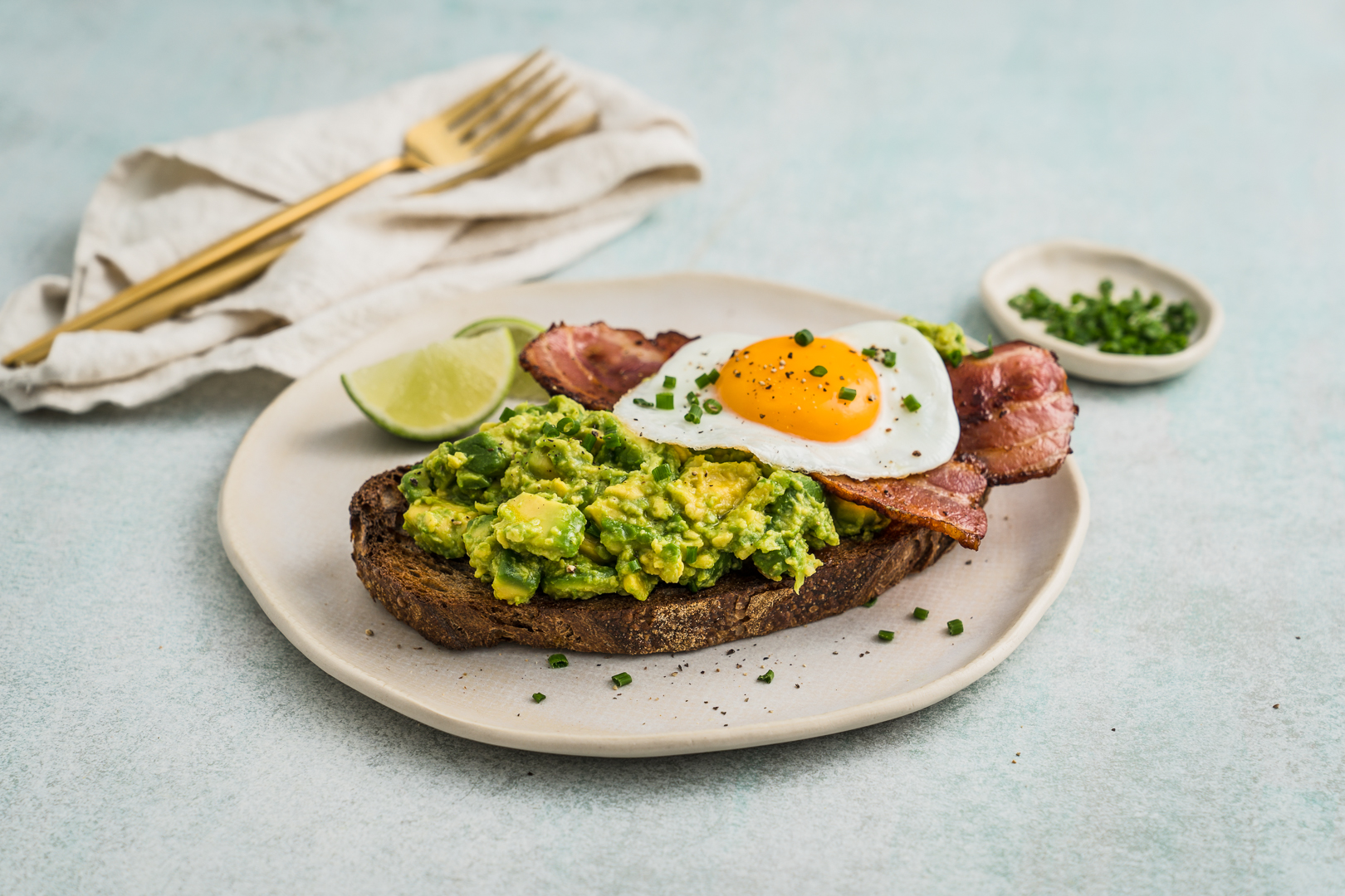 Avocado-Egg Toast