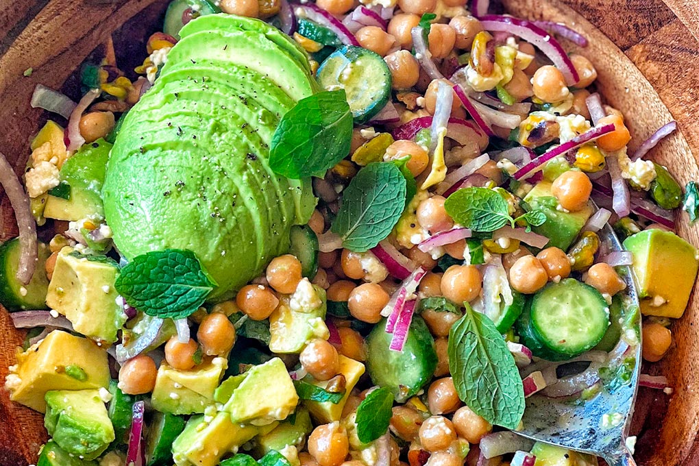 Avocado chickpea salad