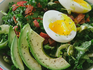 BLT breakfast salad