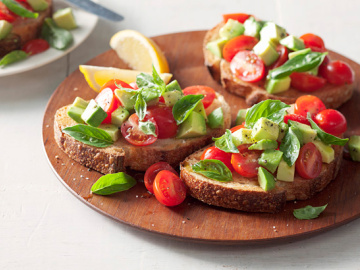 Avocado & basil breakfast bruschetta
