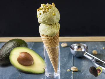 Avo & pistachio ice cream