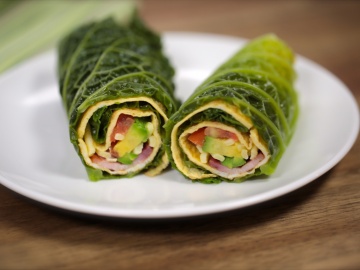 Avocado brekkie sushi
