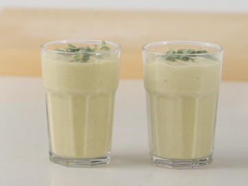Spiced avocado and banana smoothie