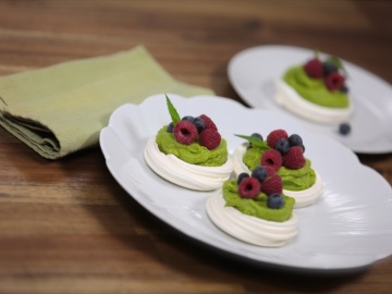 Berry avocado pavlova