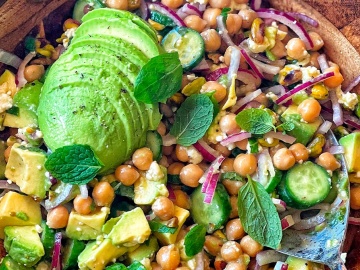 Avocado Chickpea Salad