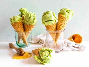 Avocado & banana nice-cream